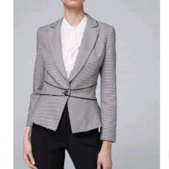 White House Black Market Jackets & Blazers - White House Black Market houndstooth stretch blazer sz 8
